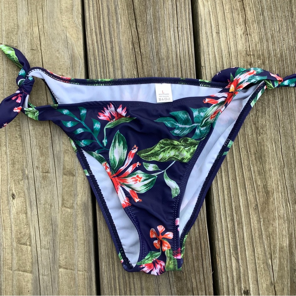SHEIN Bikini Bottom - Size Large